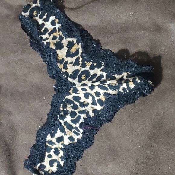 Sexy cheetah panties 😍 - Picture 2 of 2